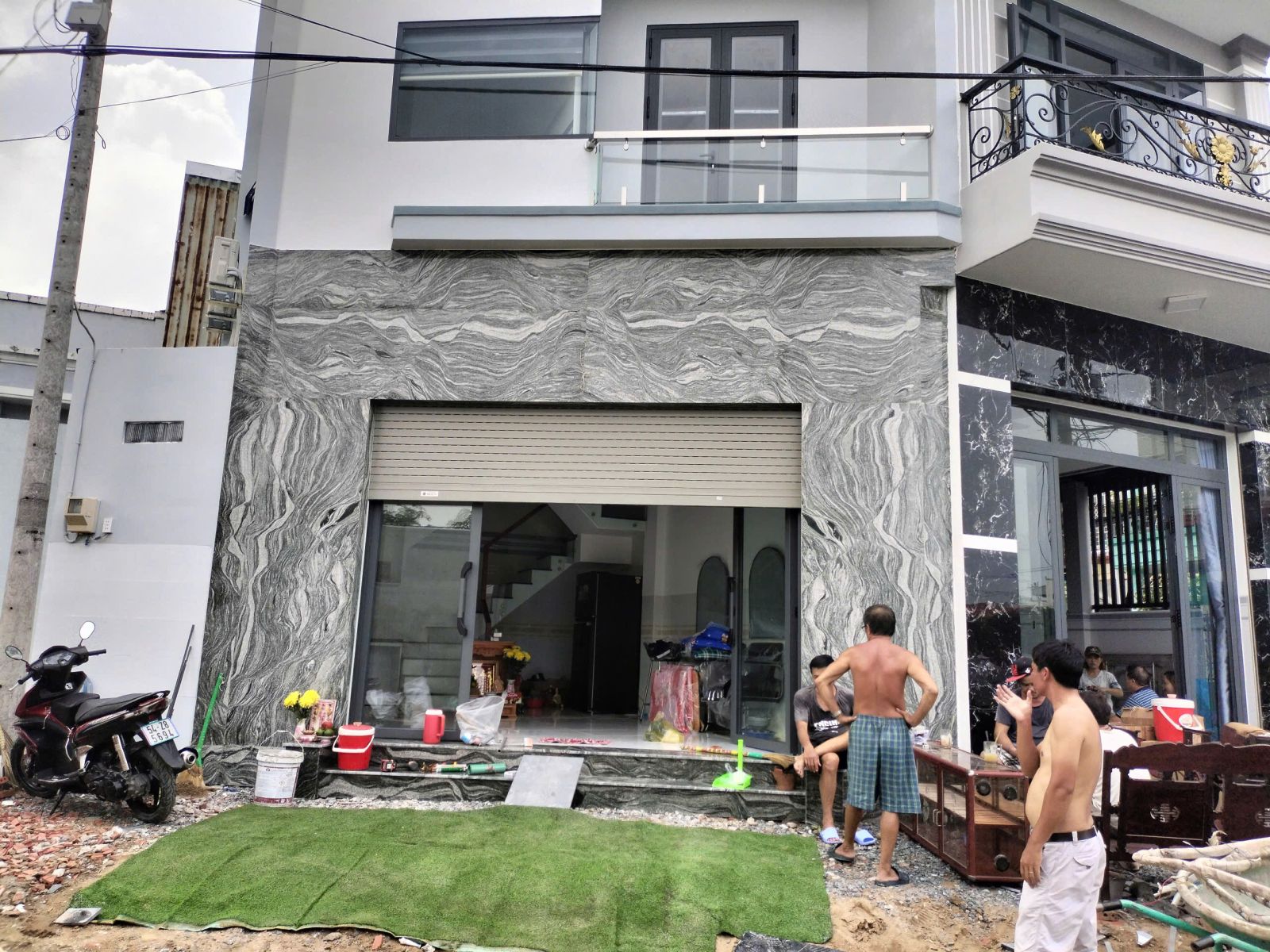 Thi Công Mặt Tiền Đá Hoa Cương