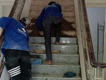 Thi Công Cầu Thang Tam Cấp Đá Trắng Suối Lau tại Trạm Điện Tân Bình